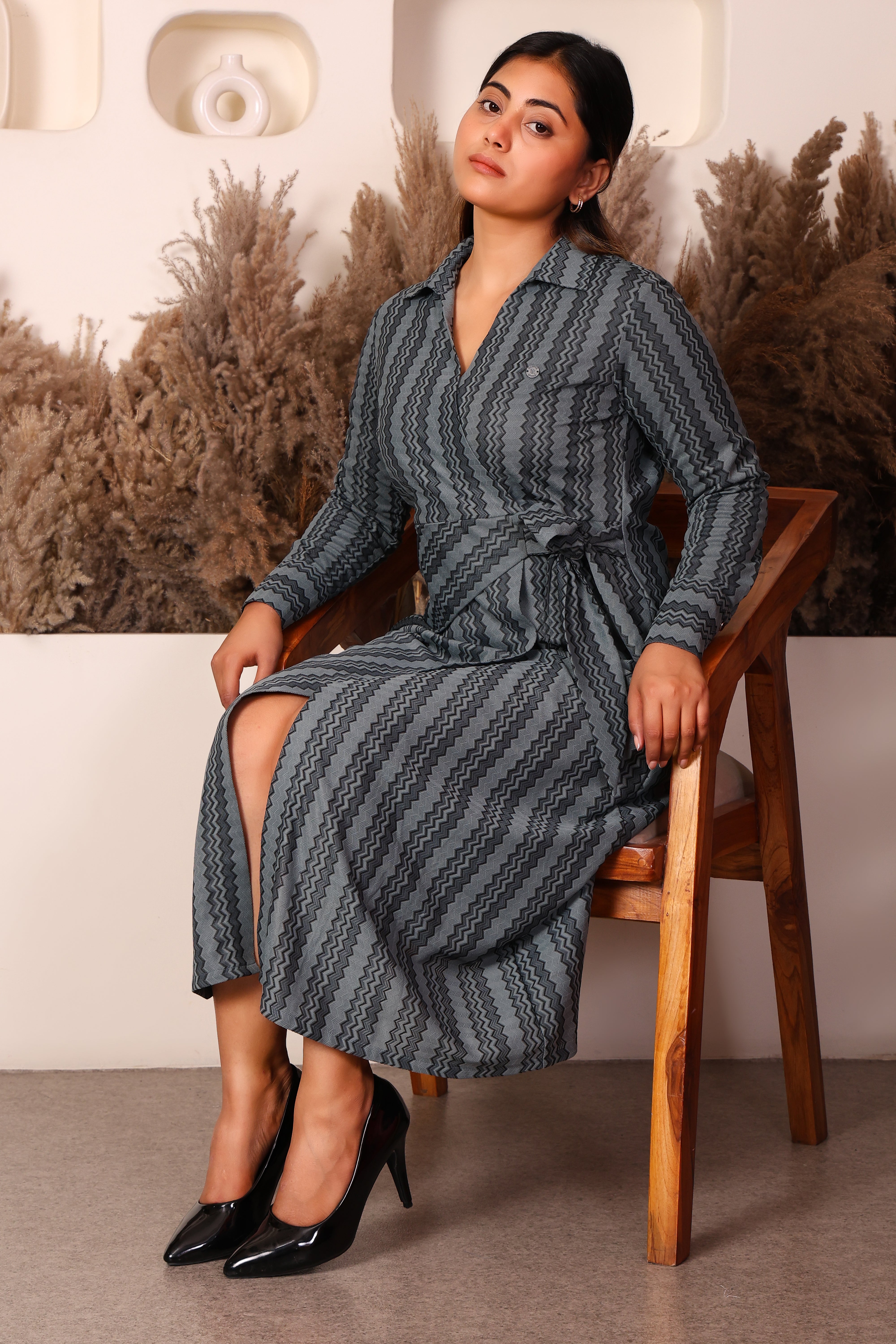 Long Sleeves A-Line Wrap Dress- Green/Black